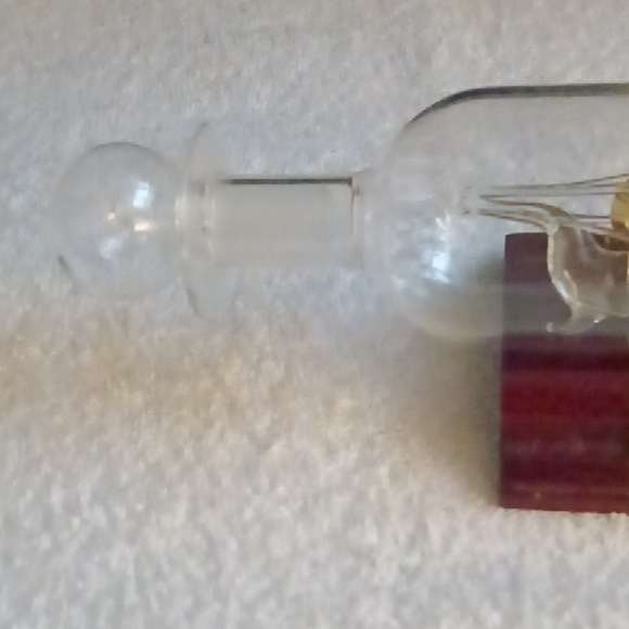 Mayflower Model Glass Ship - Picture 3 of 7